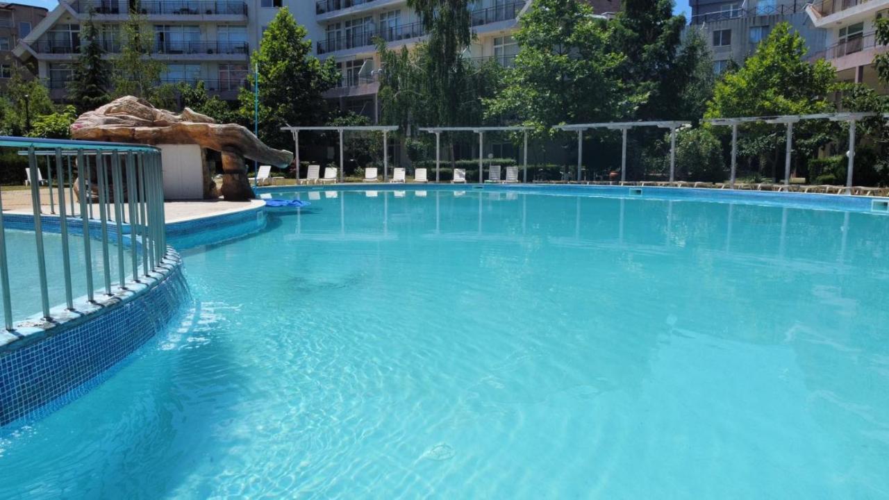 Yves 2 Bed Apart At Sun Village Sunny Beach Not Far Away From The Sea Exterior foto